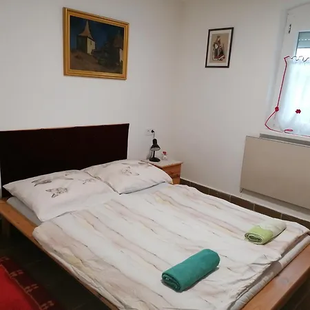 Berkenyes Vendeghaz * Zalalövő